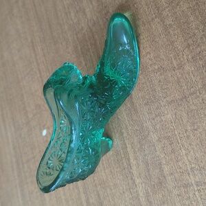 Vintage rare LE Smith Daisy and button cat head glass slipper shoe green
